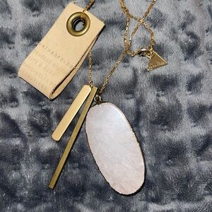 Rose quartz pendant necklace